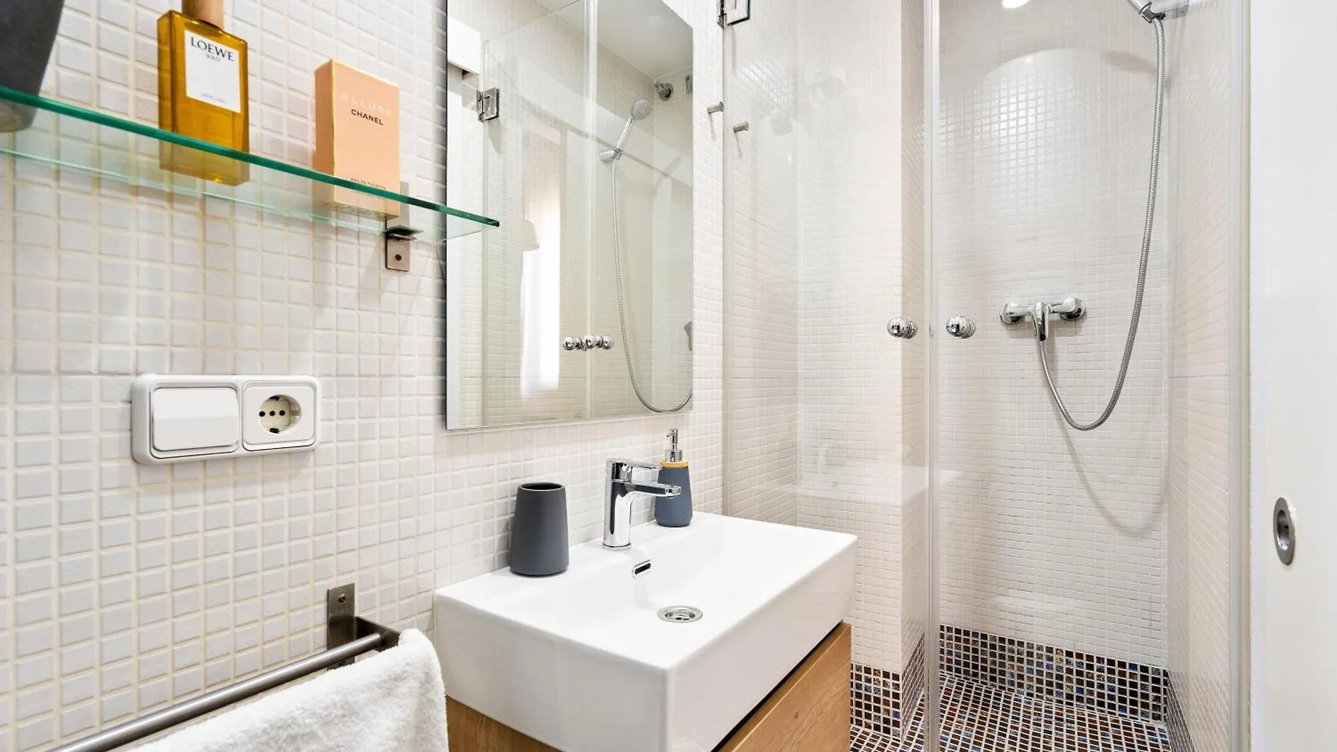 Lodging Apartments Almirall Beach 51 Barcelone Espagne