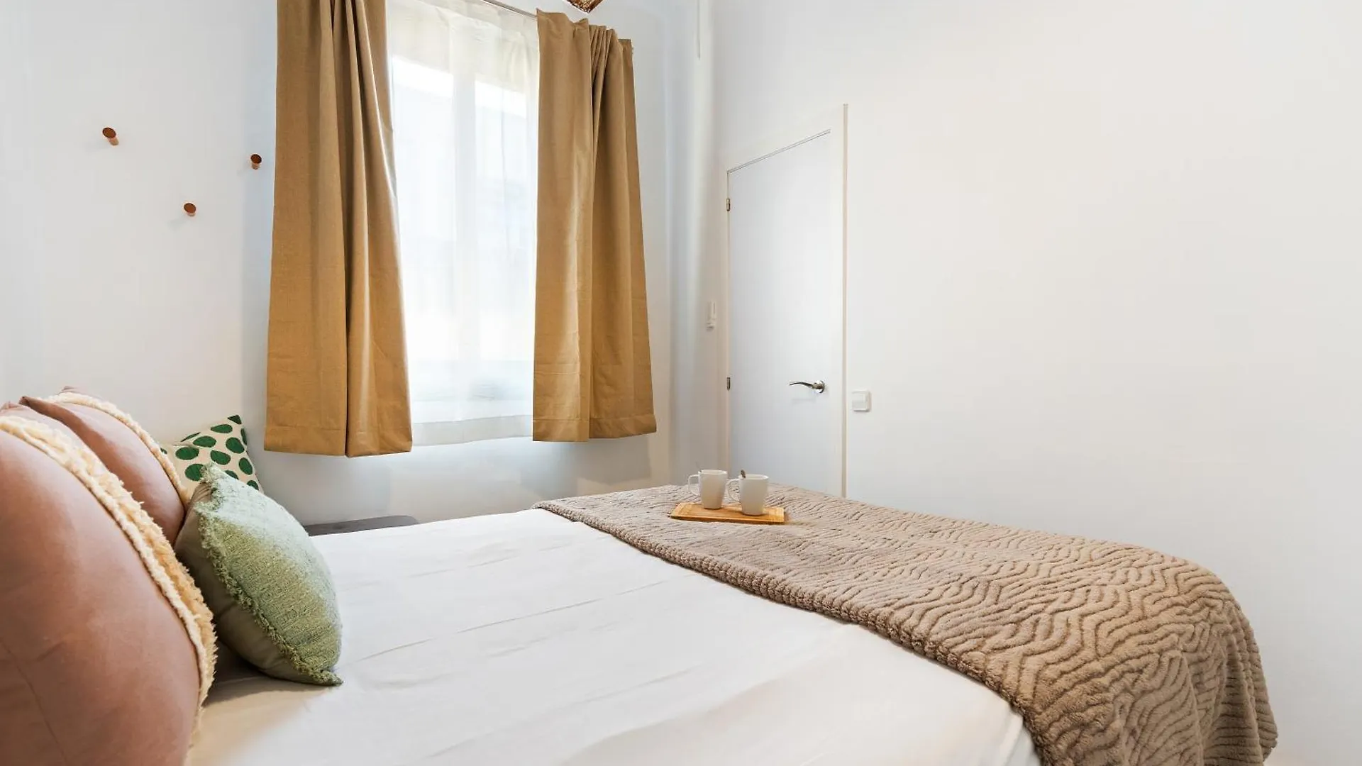 Lodging Apartments Almirall Beach 51 Barcelone 0*,  Espagne